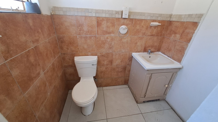 17 Bedroom Property for Sale in Universitas Free State